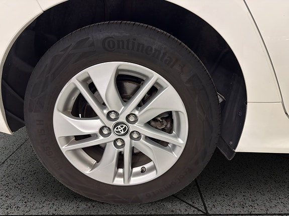 Toyota Yaris 15 of 30