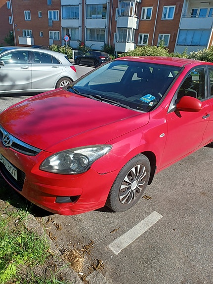 Hyundai i30 2 of 3