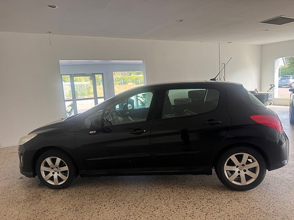 Peugeot 308 5 of 6