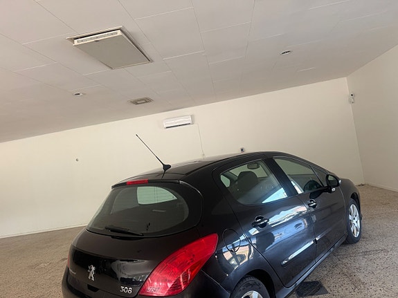 Peugeot 308 3 of 6