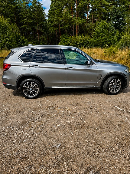 BMW X5 3 of 7
