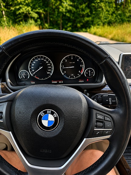 BMW X5 5 of 7
