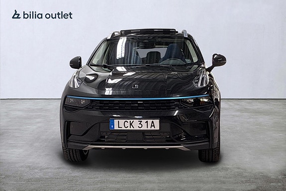 Lynk & Co 01 3 of 30
