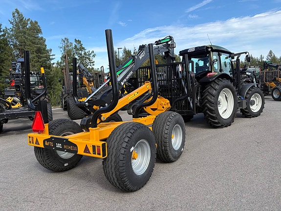 Valtra A115 HiTech med Moheda M101 skogsvagn 6 of 10