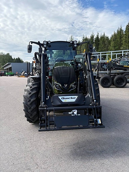 Valtra A115 HiTech med Moheda M101 skogsvagn 3 of 10
