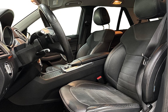 Mercedes-Benz ML350 12 of 30