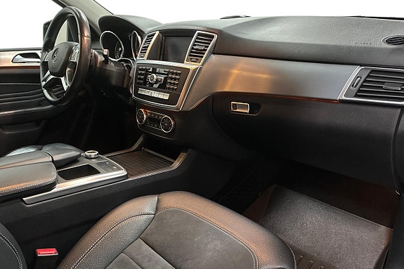 Mercedes-Benz ML350 14 of 30