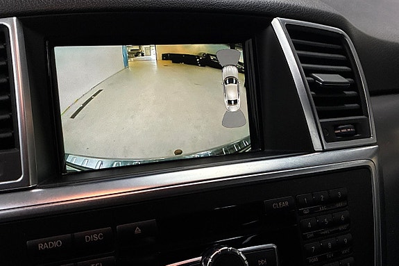 Mercedes-Benz ML350 22 of 30
