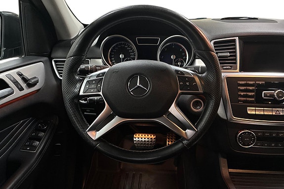 Mercedes-Benz ML350 15 of 30