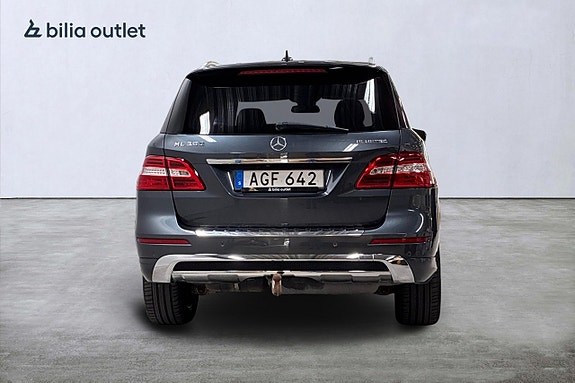 Mercedes-Benz ML350 7 of 30