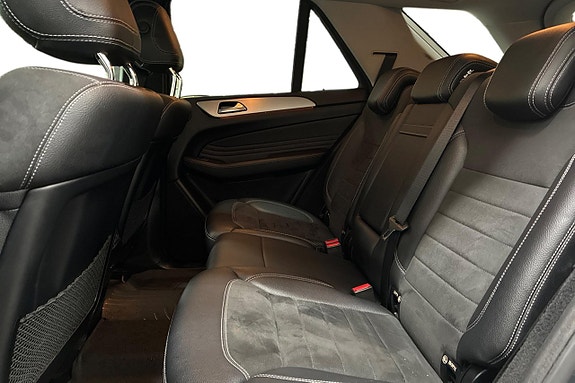 Mercedes-Benz ML350 13 of 30