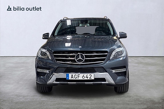 Mercedes-Benz ML350 3 of 30