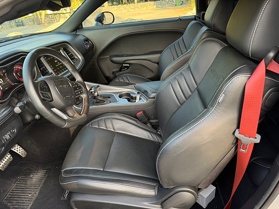 Dodge Challenger 6 of 7