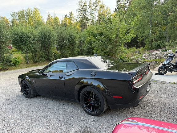 Dodge Challenger 4 of 7