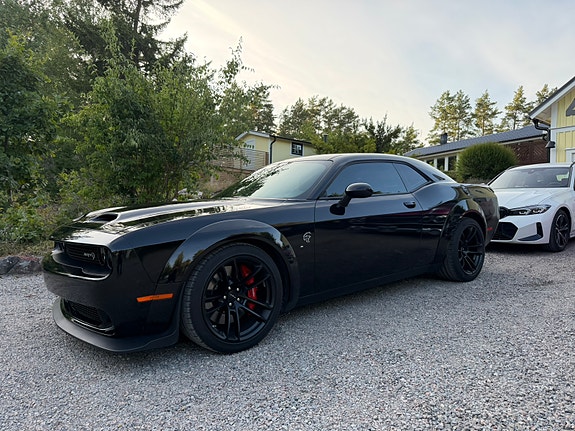 Dodge Challenger 3 of 7