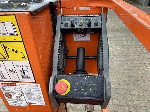 JLG 1230ES 3 of 10