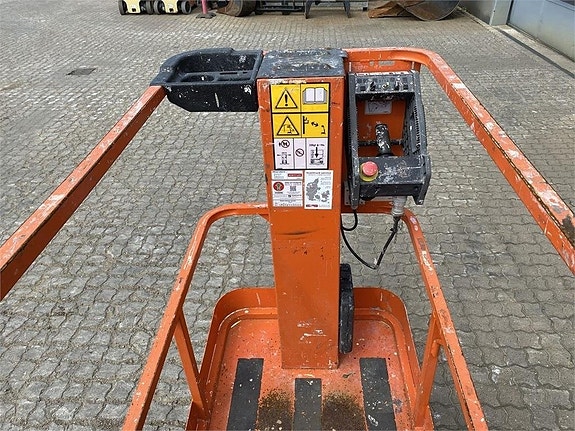 JLG 1230ES 3 of 11