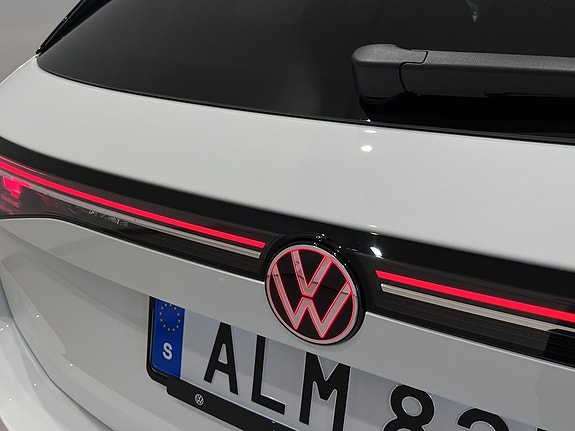 Volkswagen Passat 7 of 23