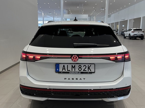 Volkswagen Passat 6 of 23