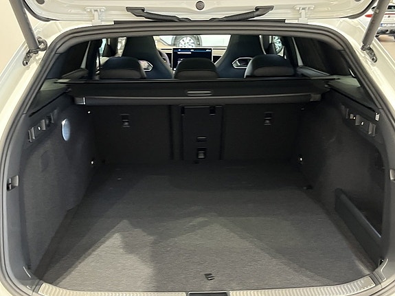 Volkswagen Passat 9 of 23