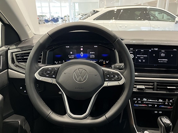 Volkswagen Polo 14 of 26