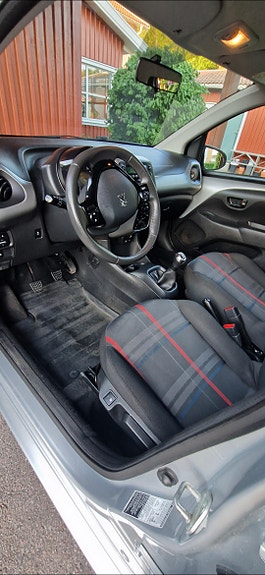Peugeot 108 7 of 10