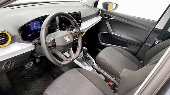 Seat Arona 7 of 12