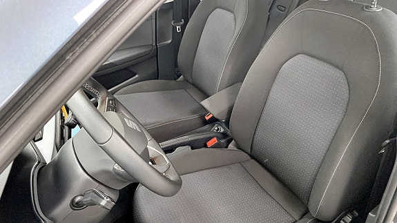Seat Arona 8 of 12