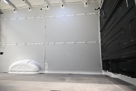 Volkswagen Crafter 8 of 30