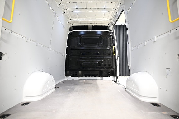 Volkswagen Crafter 7 of 30