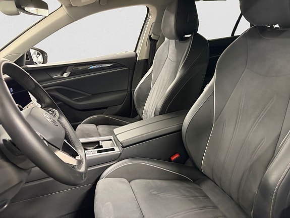 Volkswagen Passat 7 of 14