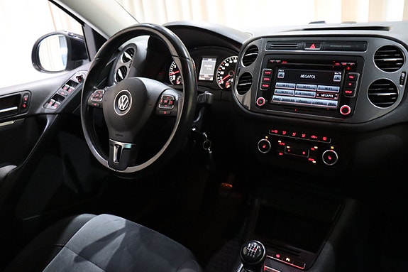Volkswagen Tiguan 18 of 23