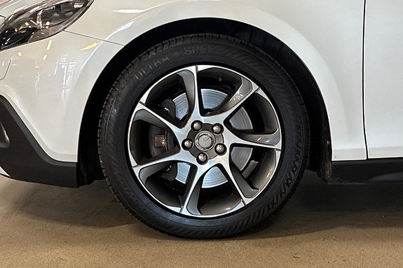 Volvo V40 Cross Country 11 of 21