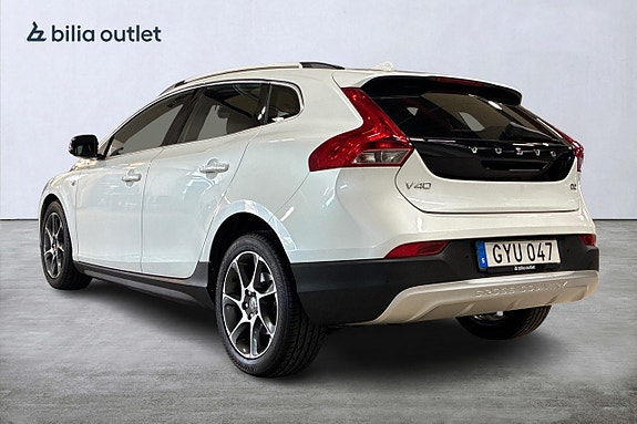 Volvo V40 Cross Country 8 of 21