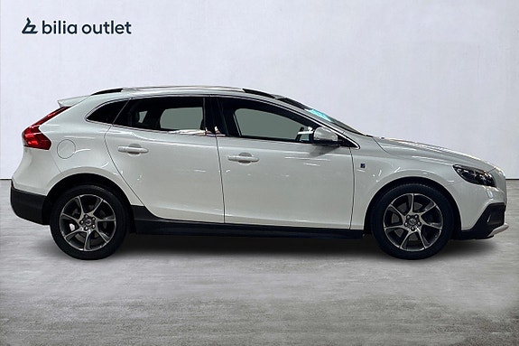 Volvo V40 Cross Country 5 of 21