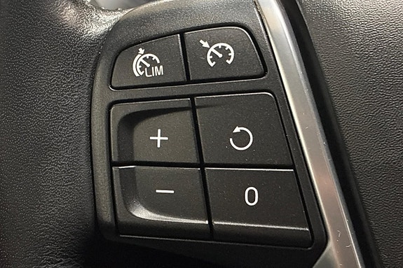Volvo V40 Cross Country 20 of 21