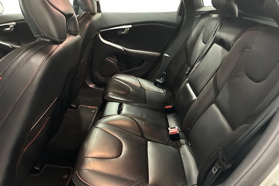 Volvo V40 Cross Country 14 of 21