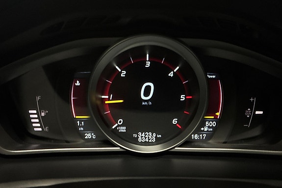 Volvo V40 Cross Country 17 of 21