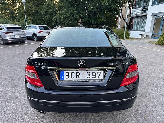 Mercedes-Benz C200 8 of 28