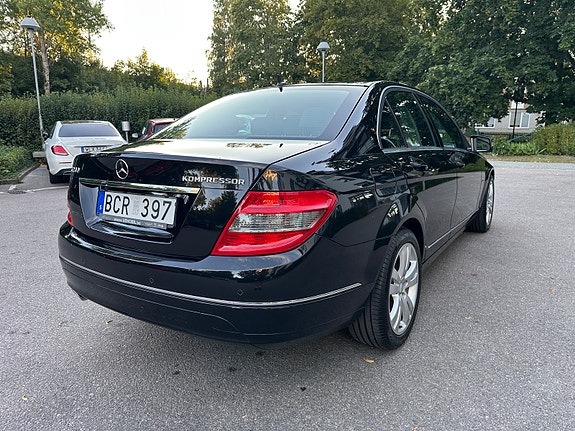 Mercedes-Benz C200 9 of 28