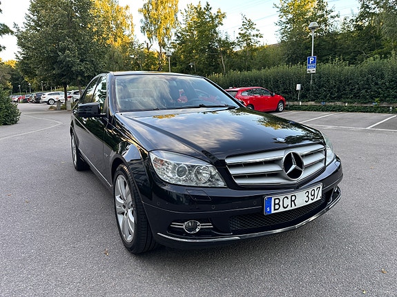Mercedes-Benz C200 4 of 28