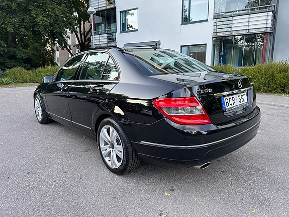 Mercedes-Benz C200 7 of 28