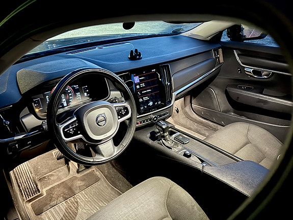 Volvo V90 8 of 8