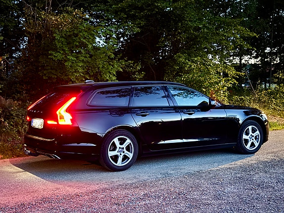 Volvo V90 2 of 8