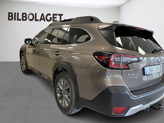 Subaru Outback 3 of 10