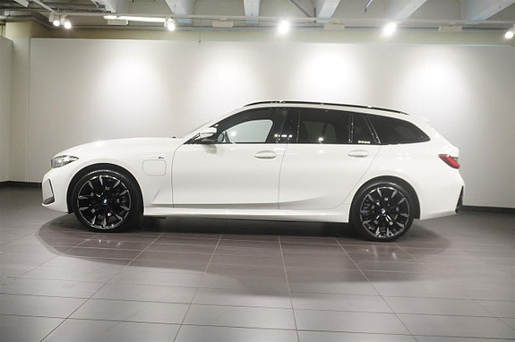 BMW 330e 4 of 12