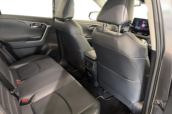 Toyota RAV4 16 of 20
