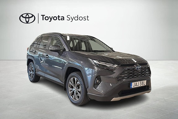 Toyota RAV4 9 of 20