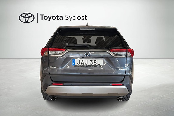 Toyota RAV4 6 of 20