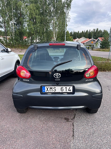 Toyota Aygo 2 of 3
